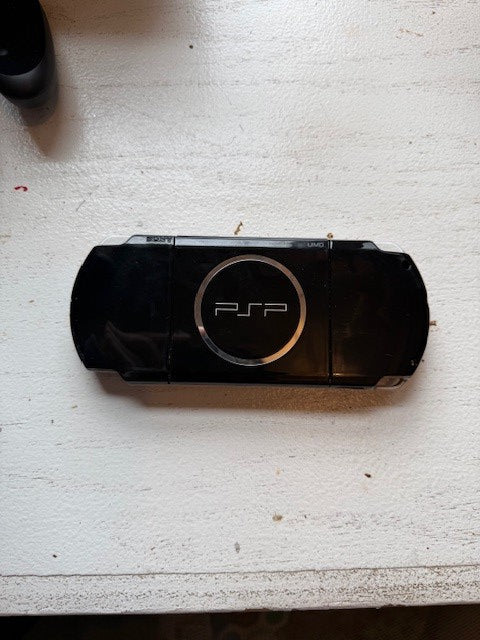 Black Sony PSP 3000 (Custom) – 32GB – N64 & GBA Emulators